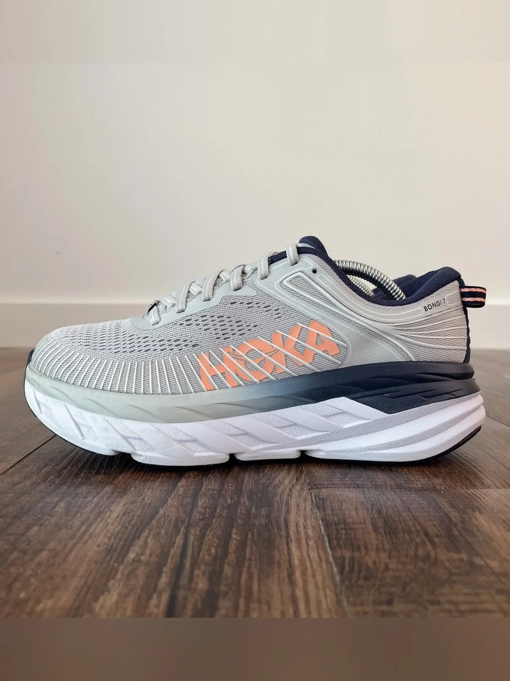 Hoka Bondi 7 Running Shoe Sneaker * no insoles * Lightweight Comfort Size 7 Gray